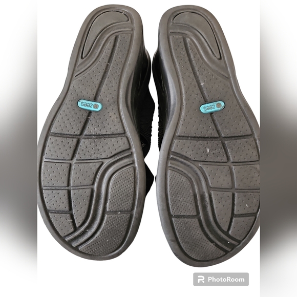 Bzeees 7 1/2 Black Mule Sandals - Picture 2 of 3